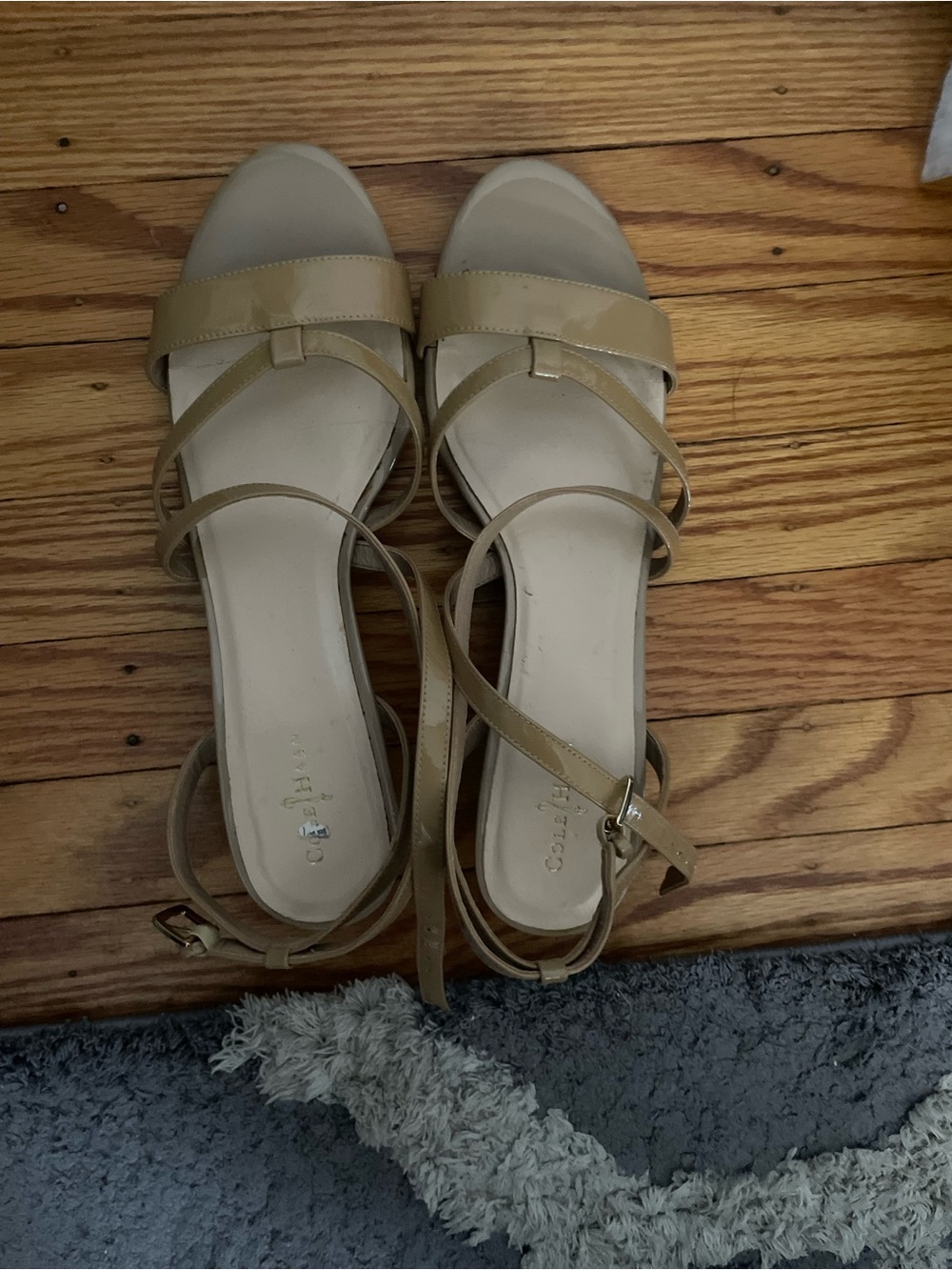 Cole Haan Kierin patent leather strappy sandals in Sandstone Women’s Size 9